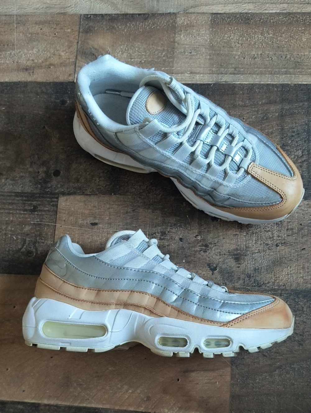 Nike Women's Air Max 95 SE PRM 2017 White  Silver Tan Sz 7